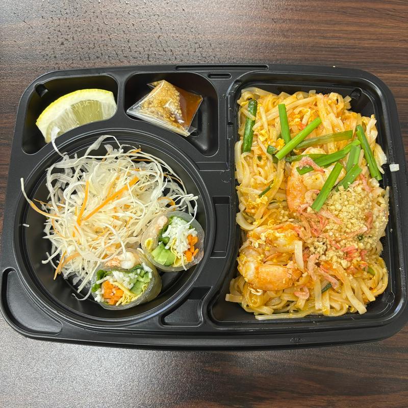 生春巻&パッタイ(タワン・タイ２ 西新宿店)