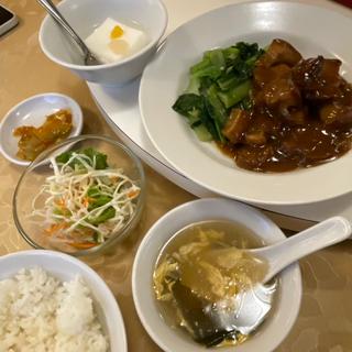 豚肉醤油煮込み(長城飯店)