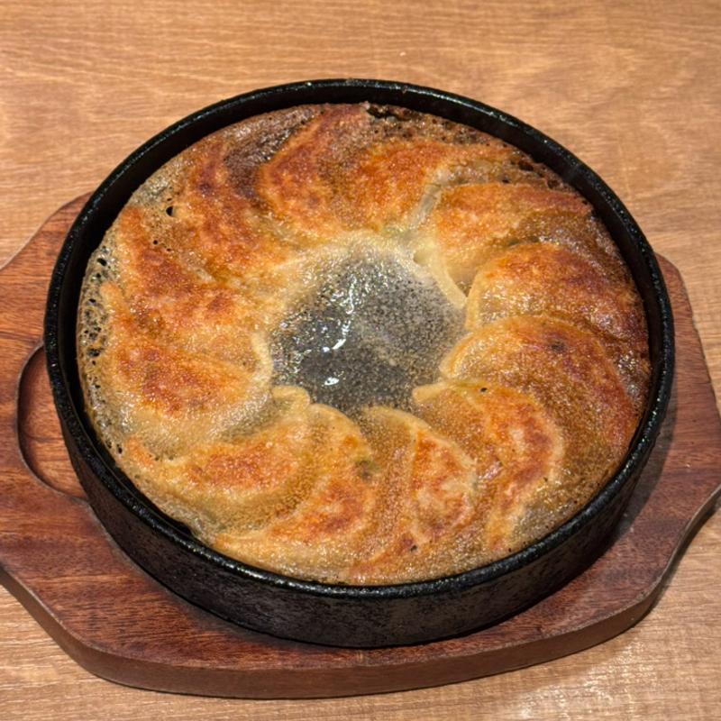 鉄鍋餃子(2人前)(屋台屋 博多劇場 有楽町店)