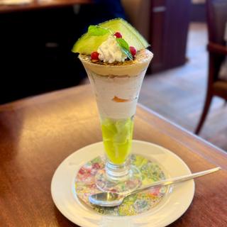 メロン＆ココナッツのブリュレパフェ