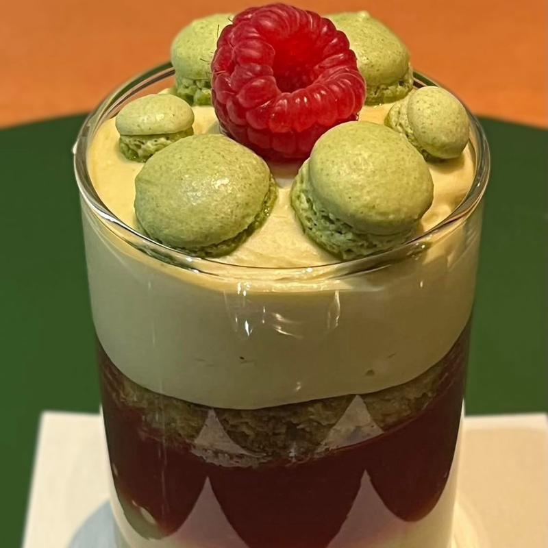 エモーションフランボワーズピスターシュ(ピエール・エルメ・パリ 二子玉川東急フードショー （PIERRE HERME PARIS）)