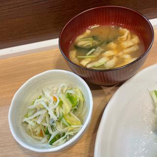 鶏ムネ肉野菜炒め定食