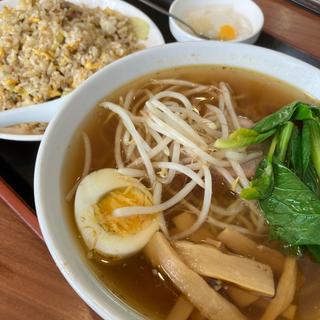 醤油ラーメン+半炒飯(中国料理 萬福楼(マンプクロウ)本店)