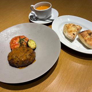 石窯ビーフハンバーグスパイスデミソース/スープ付き(ロイヤルガーデンカフェうめきた（Royal Garden Cafe）)