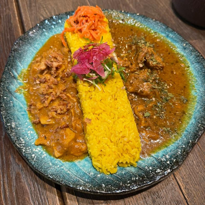 2種カレー(スパイシーカリーハウス半月)