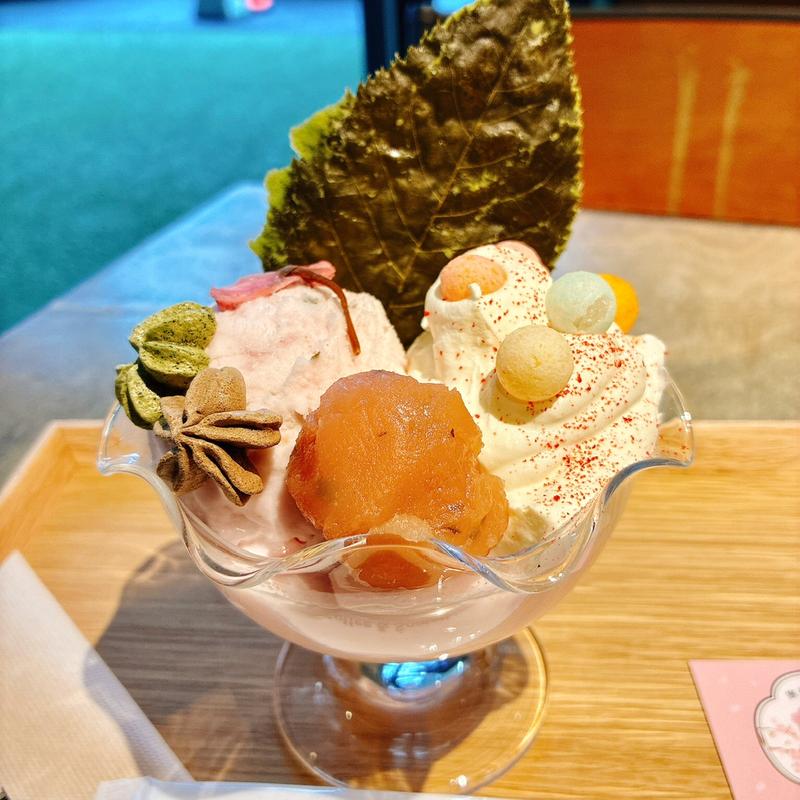 さくらパフェ(MORIHICO.STAY&COFFEE)