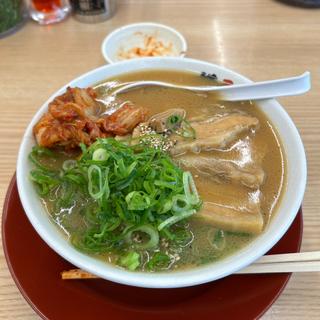 煮込みバラ肉ラーメン(キムチトッピング)(ラーメン横綱 一宮店)
