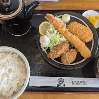 フライ定食B（エビフライ①＆カキフライ②＆カニクリーム①）