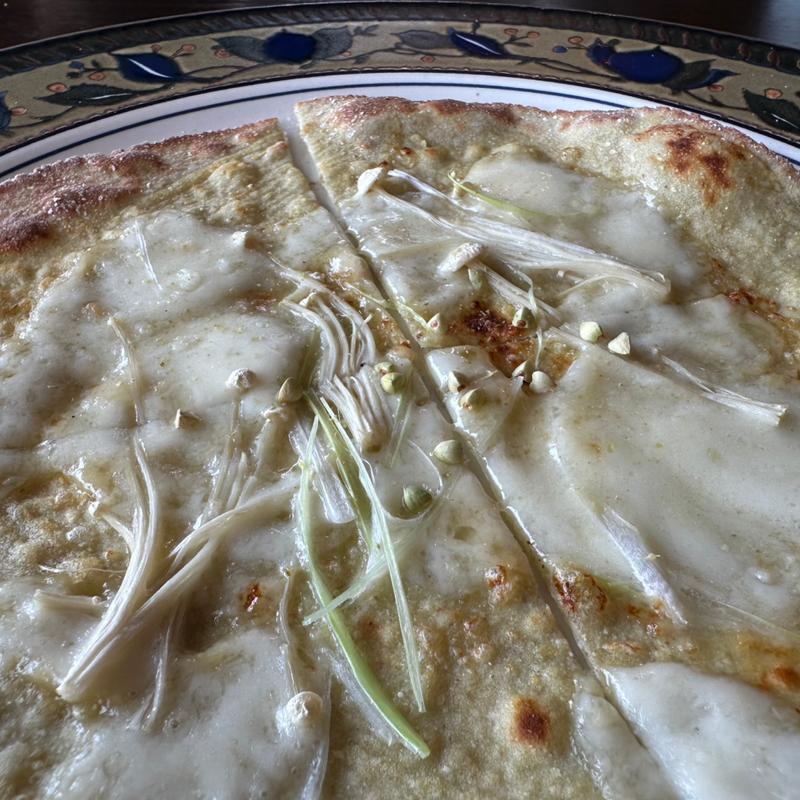 須賀川そばピッツァ(山の実 （やまのみ）)