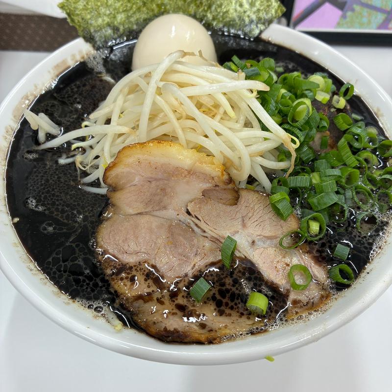 黒らーめん＋味玉(ぶたまるき)