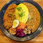 あいがけカレー(ラムカレー・サバトマトカレー)