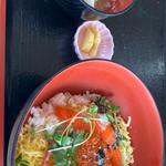 サーモンイクラ丼(れすとらん きっときと亭)