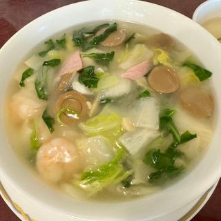 プリプリ海老イカの塩味湯麺
