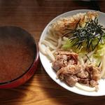 肉つけうどん(くらよし )