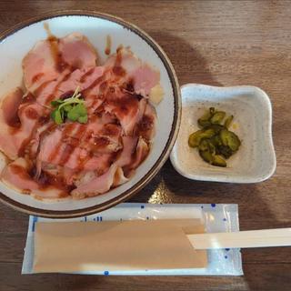 低温チャーシュー丼(赤ワイン洋風ダレ)(つけそば 一福 澪 ~Rei~)