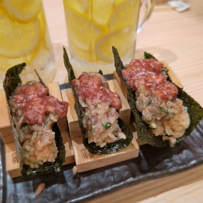 地魚なめろう酒盗巻き(貝・海苔巻き 野毛しらはら)