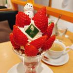 いちごパフェ