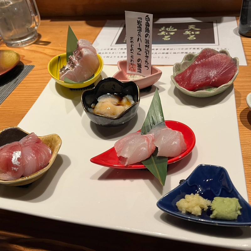 お刺身盛り合わせ(地魚料理 どん )