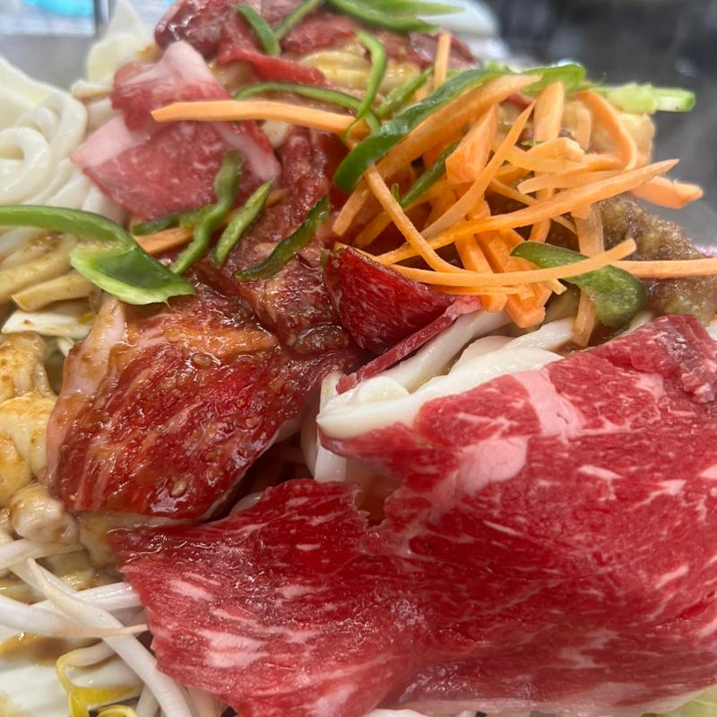 亀山味噌焼きうどん 牛肉、牛ホルモン追加(かめやま食堂 )