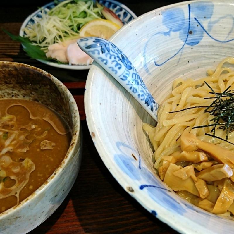 (メンドコロ キナリ)