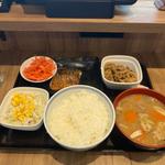 塩さば牛小鉢定食　とん汁変更