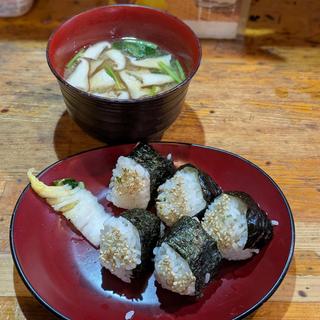 おむすび 味噌汁