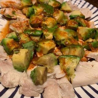 よだれ鶏アボカド