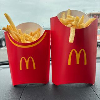 ポテトMとグランドサイズ(マクドナルド ７号線新発田店)