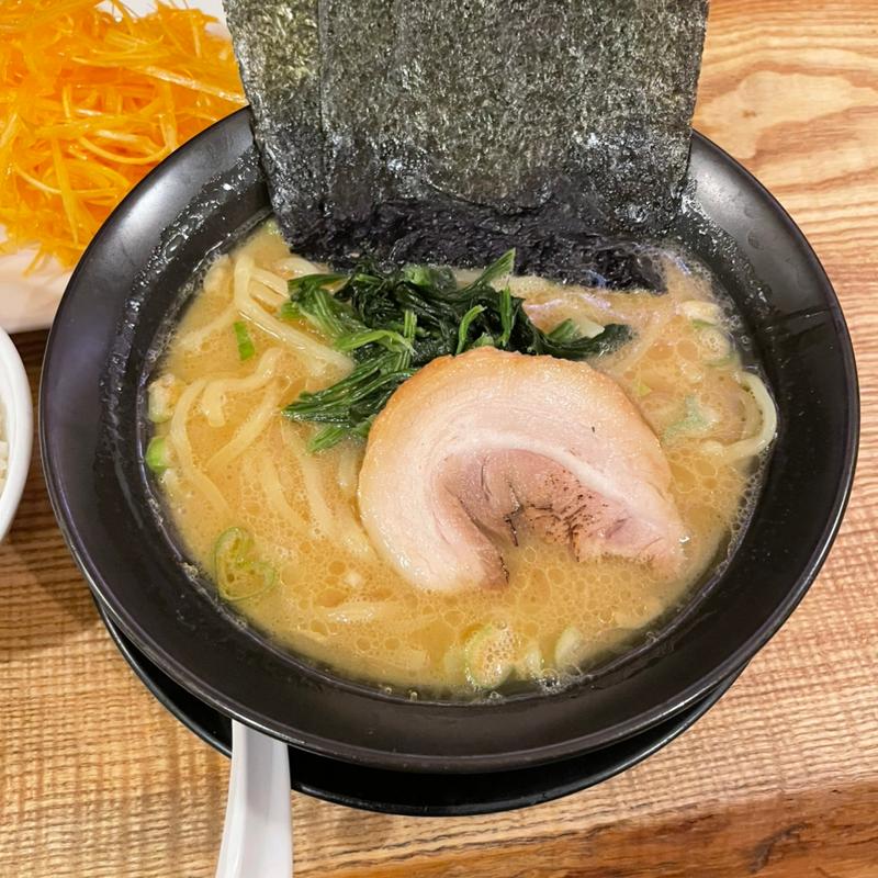 豚骨醤油ラーメン(麺家徳 アトレ川崎店)