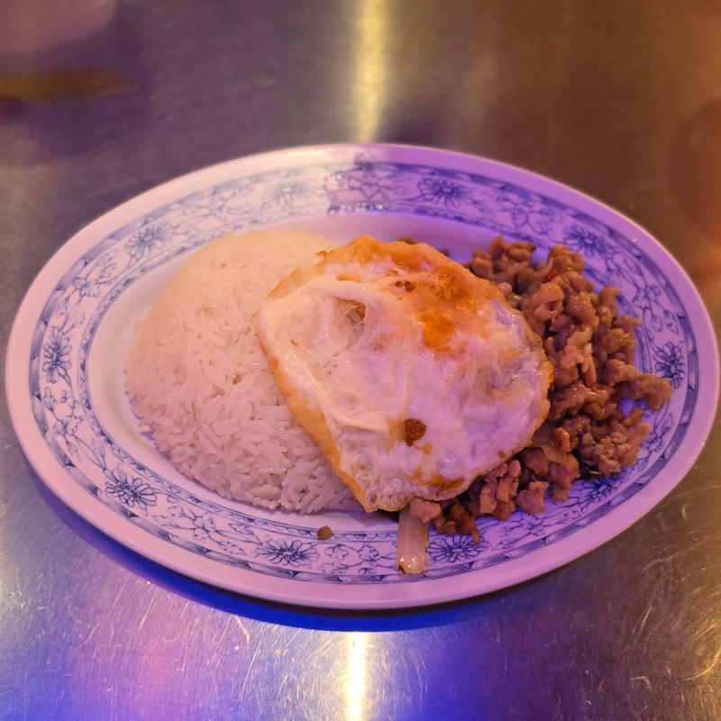 ガパオライス(タイ屋台 999 梅田店 （カオカオカオ）)