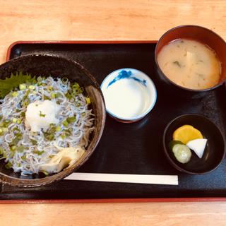 しらすおろし丼