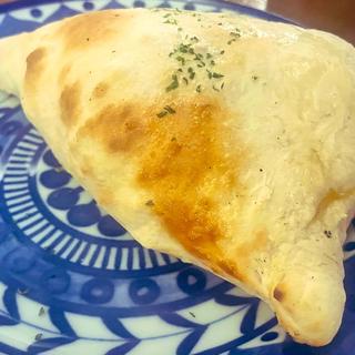 カルツォーネ