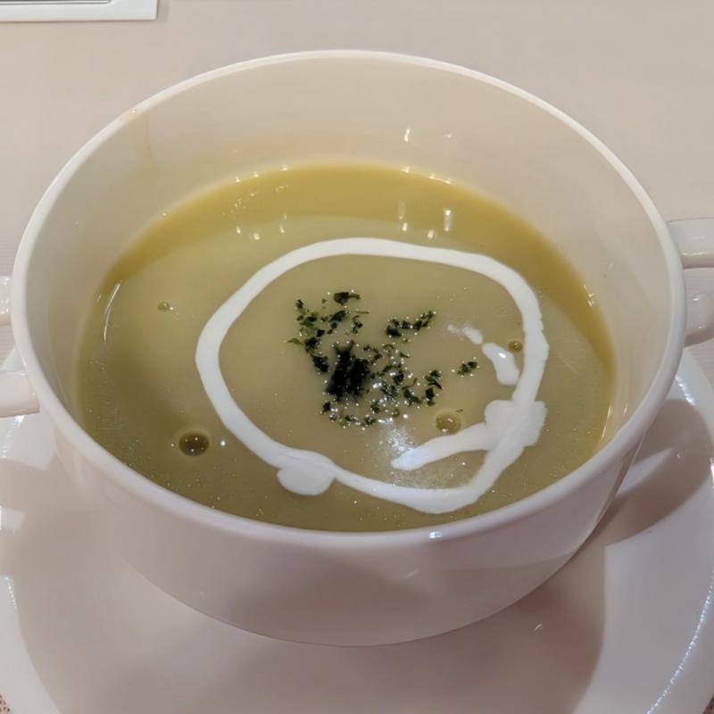 えんどう豆のスープ(街の洋食屋 AKIRA （マチノヨウショクヤ アキラ）)