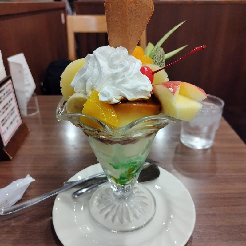 デラックスパフェ(喫茶リッチ )