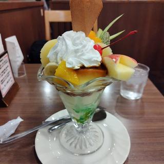 デラックスパフェ
