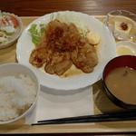 生姜焼き定食(ごはん時々酒｜まごえむ)