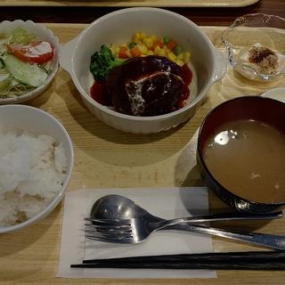 ハンバーグ定食