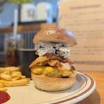 黒豆クリームチーズバーガー(マルハチバーガースタンド)