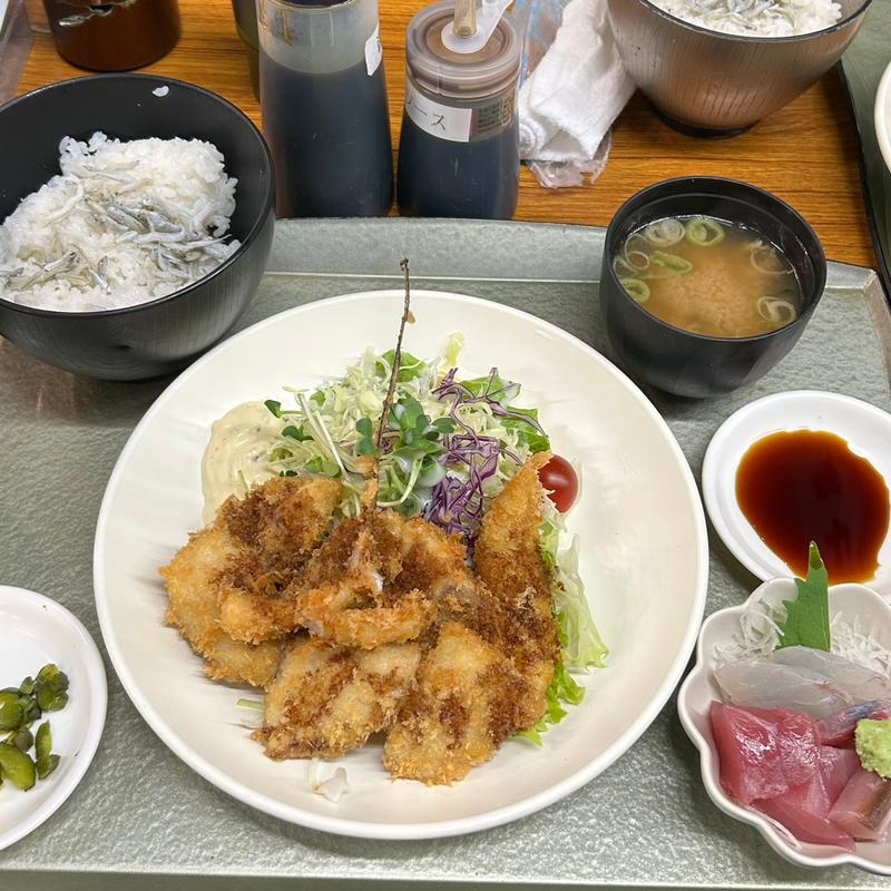 地魚フライ・刺身定食(地魚食堂てるてる)