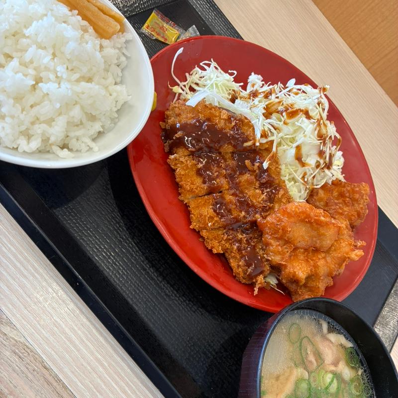 ロース＆唐揚げ定食(かつや 茨木真砂店)