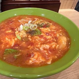 太陽のサンラートマト麺