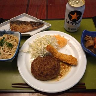 ハンバーグ＆えびフライ定食(さかなやアネックスホテル茜 )