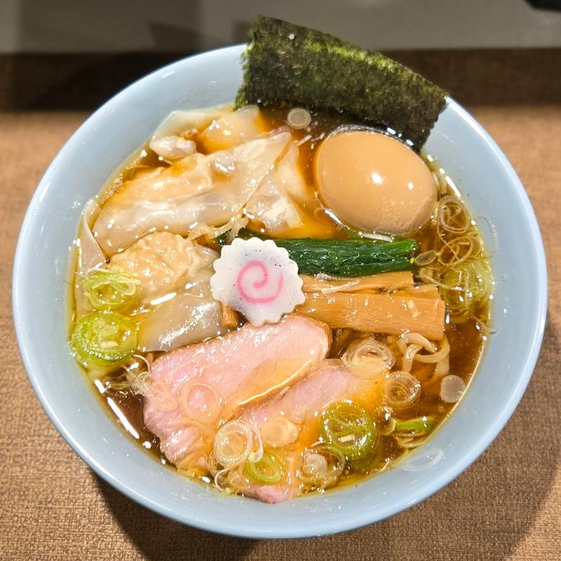 ワンタンしょうゆ 味玉(らぁめん涼虎)