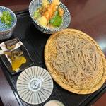 熟成十割そばと米粉を使ったカリサク天丼セット(あずみの庵 )