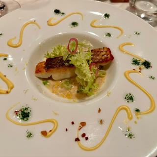 季節の魚のポワレ