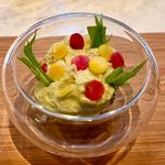 蕗のとうの軽いムースとアオリイカのサラダ(マチュリテ)