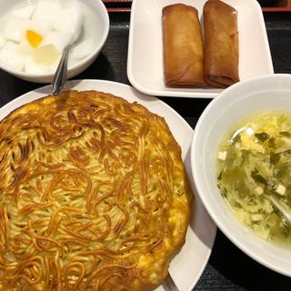 梅蘭焼きそば 春巻きセット