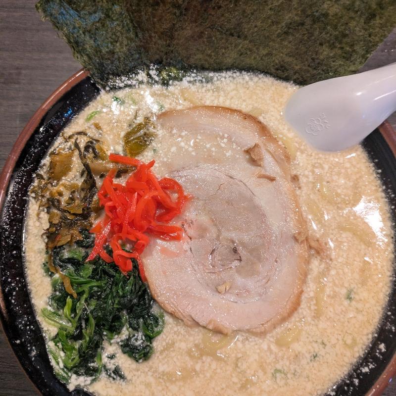 鶴岡とんこつラーメン（中盛）(よこはま軒 三川店)