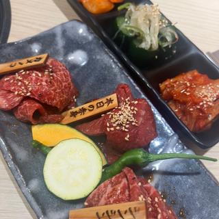 赤身3点盛り、キムチ盛り合わせ
