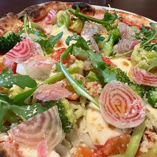 季節野菜たっぷりの菜園風pizza(Trattoria Azzurri)